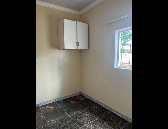 2 BEDROOM PROPERTY TO RENT IN GOLF VIEW